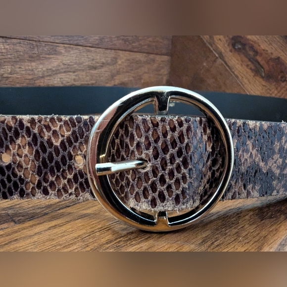 Zara snakeskin belt with gold hardware Size 85 made in Spain - Picture 4 of 11